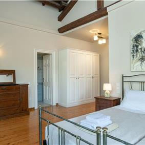 3 bedroom villa with heated pool in Kassiopi, Corfu, sleeps 6